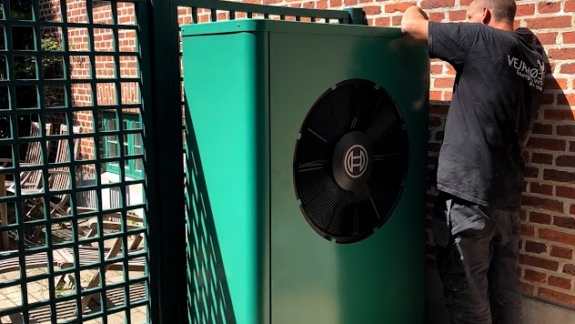 Montering af Bosch varmepumpe i Fårevejle – energiløsning til erhverv eller større bygning
